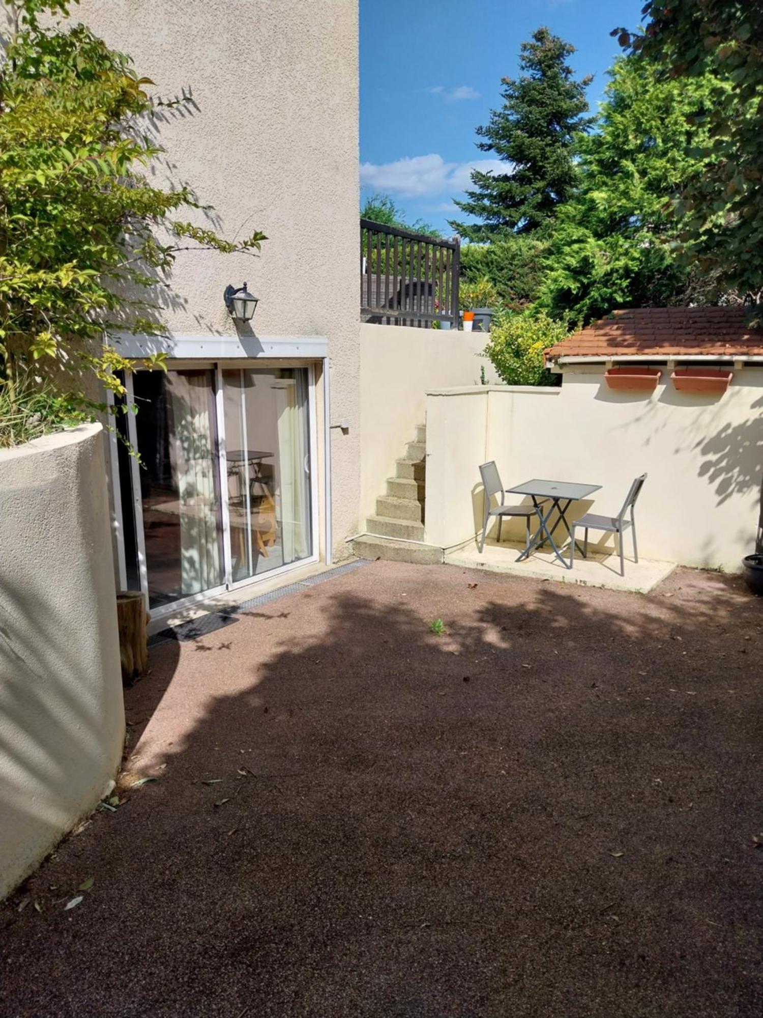 Beau Studio T1 A 30 Km De Paris Saint-Germain-lès-Corbeil Exterior foto