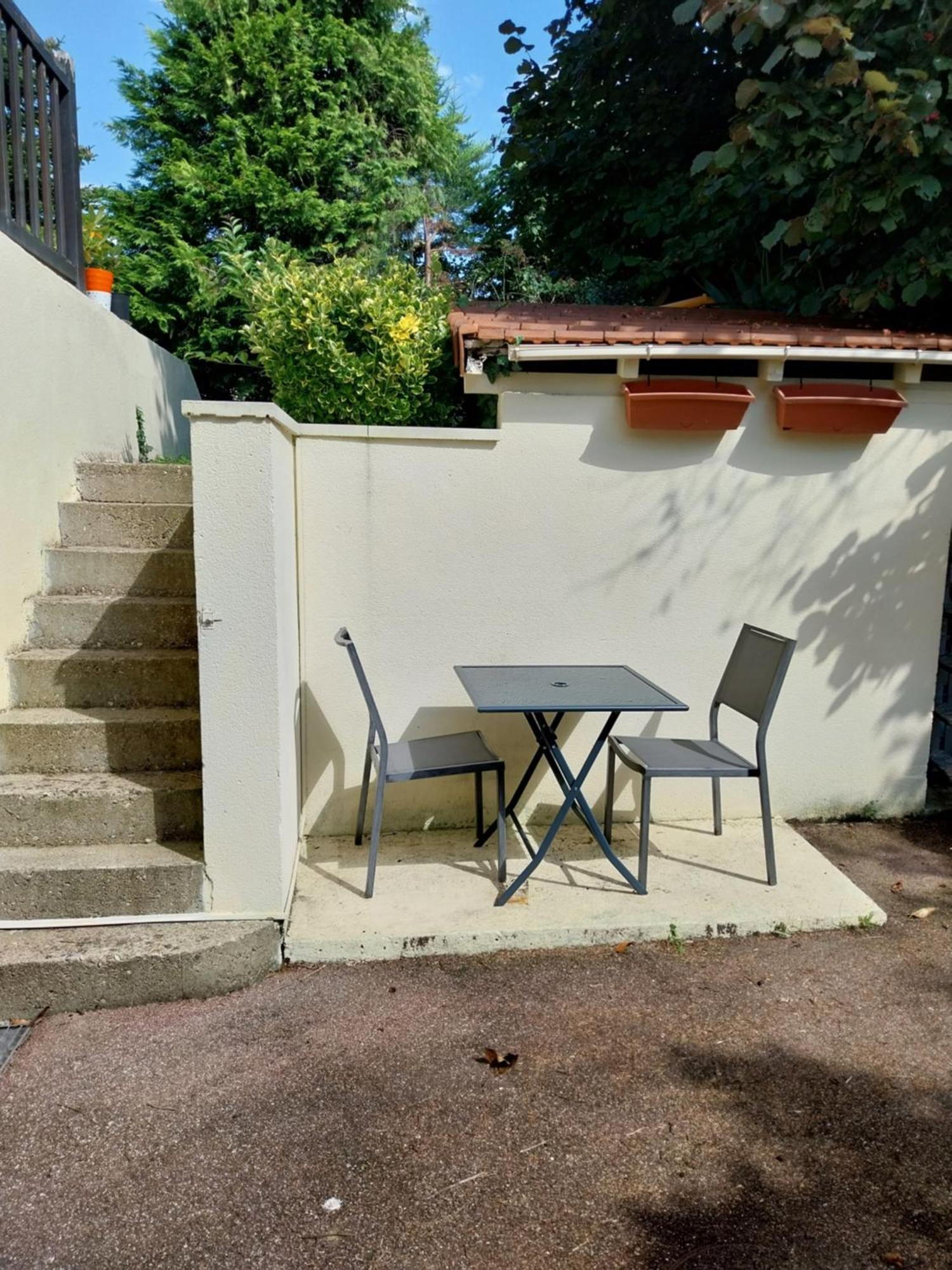 Beau Studio T1 A 30 Km De Paris Saint-Germain-lès-Corbeil Exterior foto
